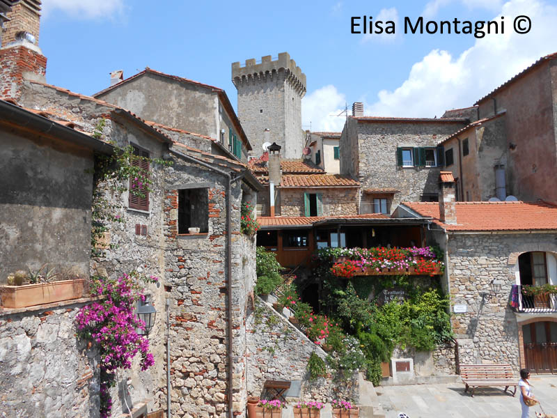 CAPALBIO: UNA ANGOLO DEL BORGO 3' IMMAGINE